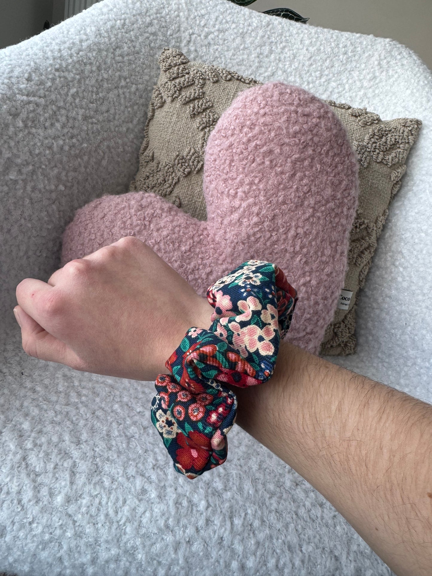 Chouchou fait main en France motif fleuri