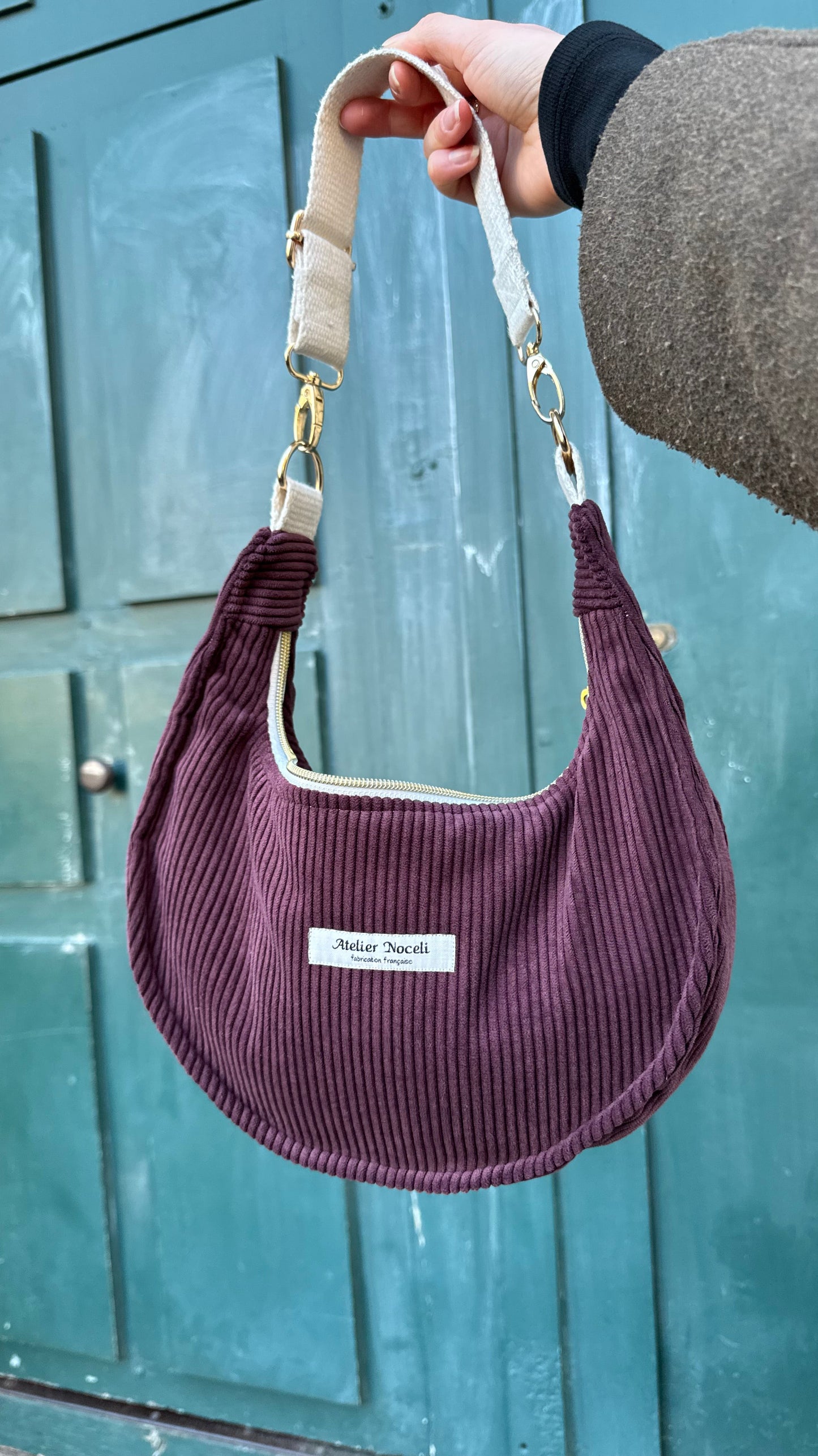 Sac demi-lune AURORE velours côtelé prune