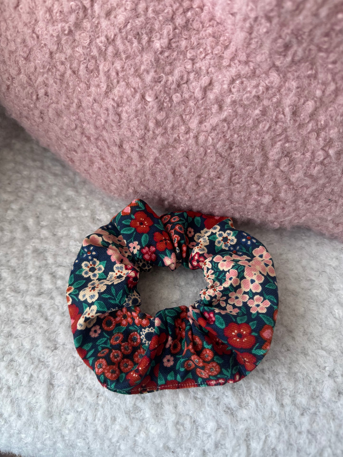 Chouchou fait main en France motif fleuri