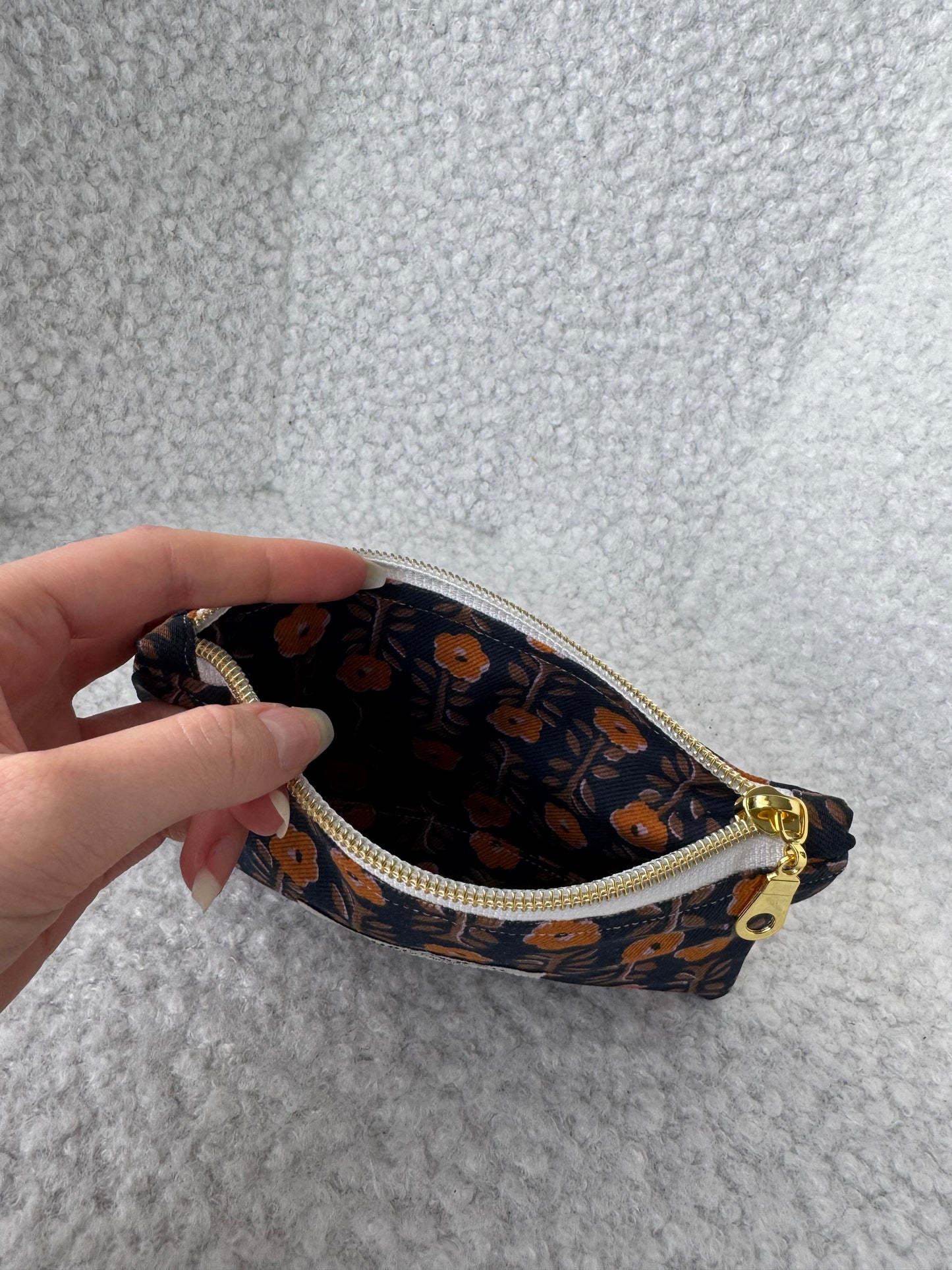 Porte monnaie / porte cartes motif fleuri foncé