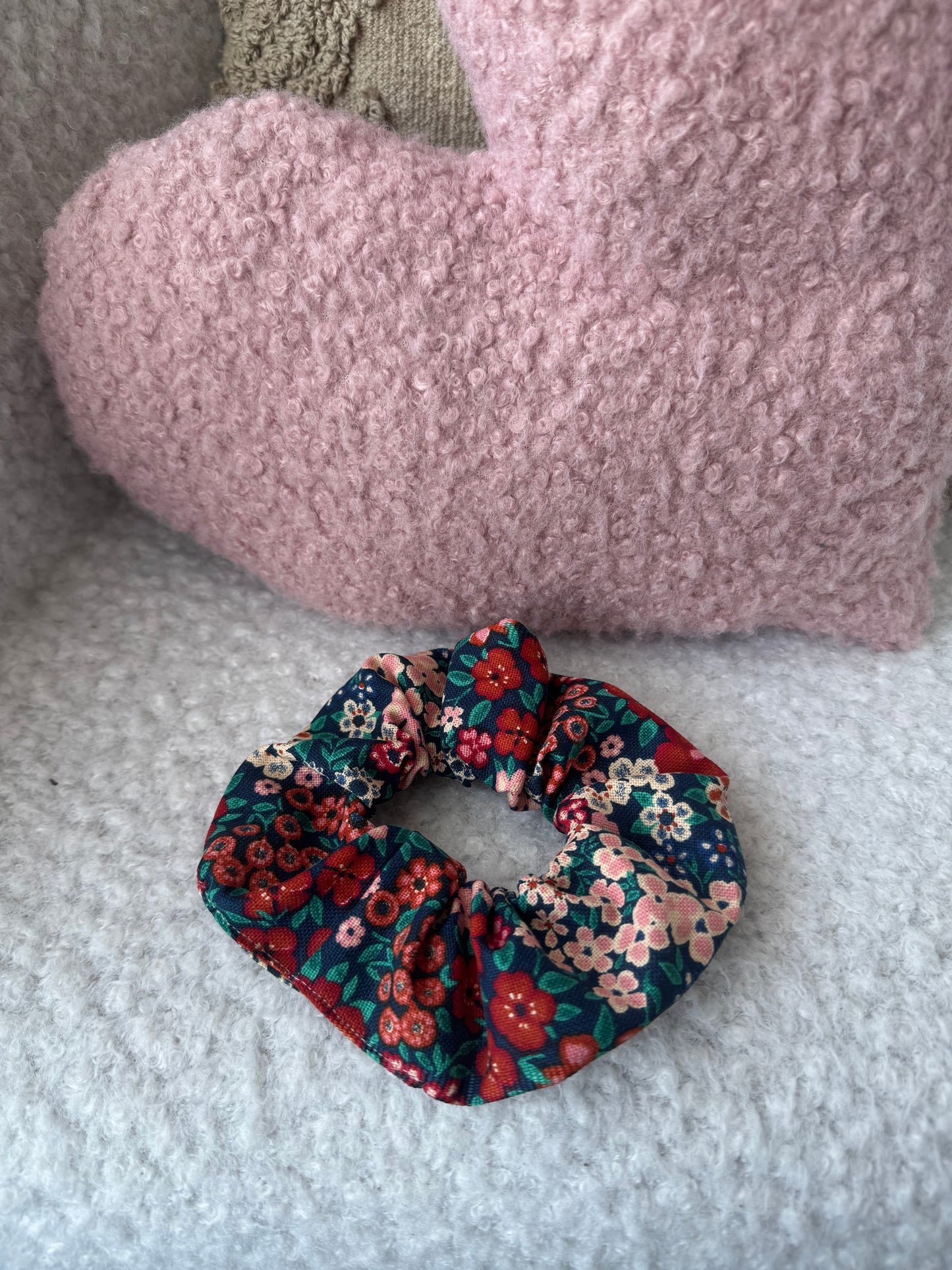 Chouchou fait main en France motif fleuri