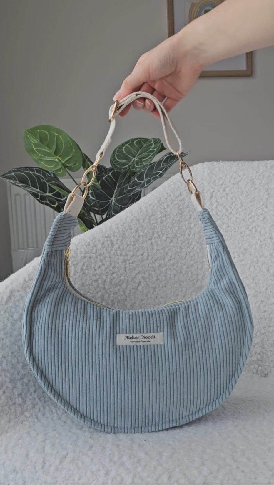 sac demi lune fait main en france bleu ciel