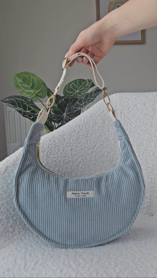 sac demi lune fait main en france bleu ciel