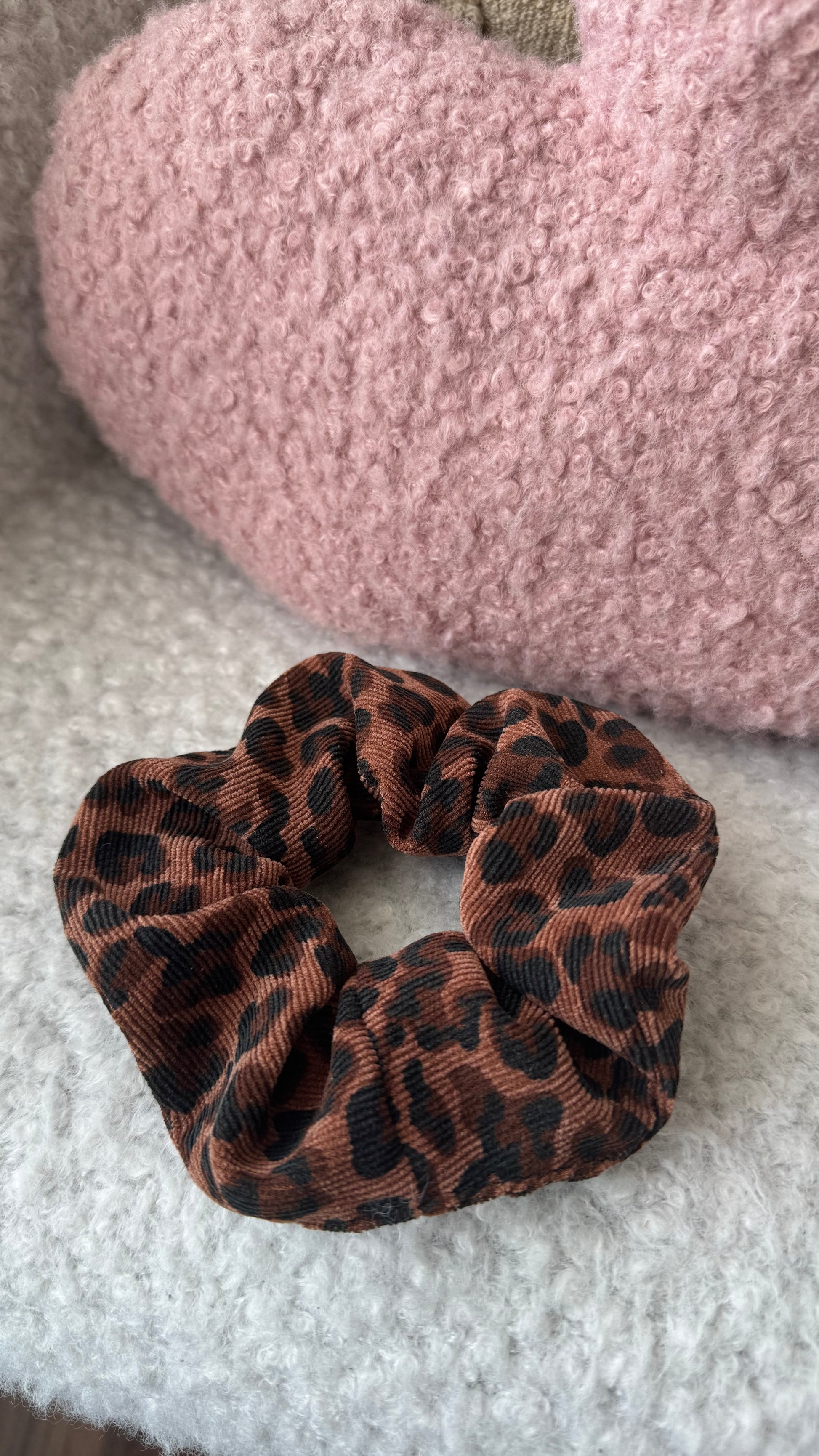 chouchou fait main en france velours leopard