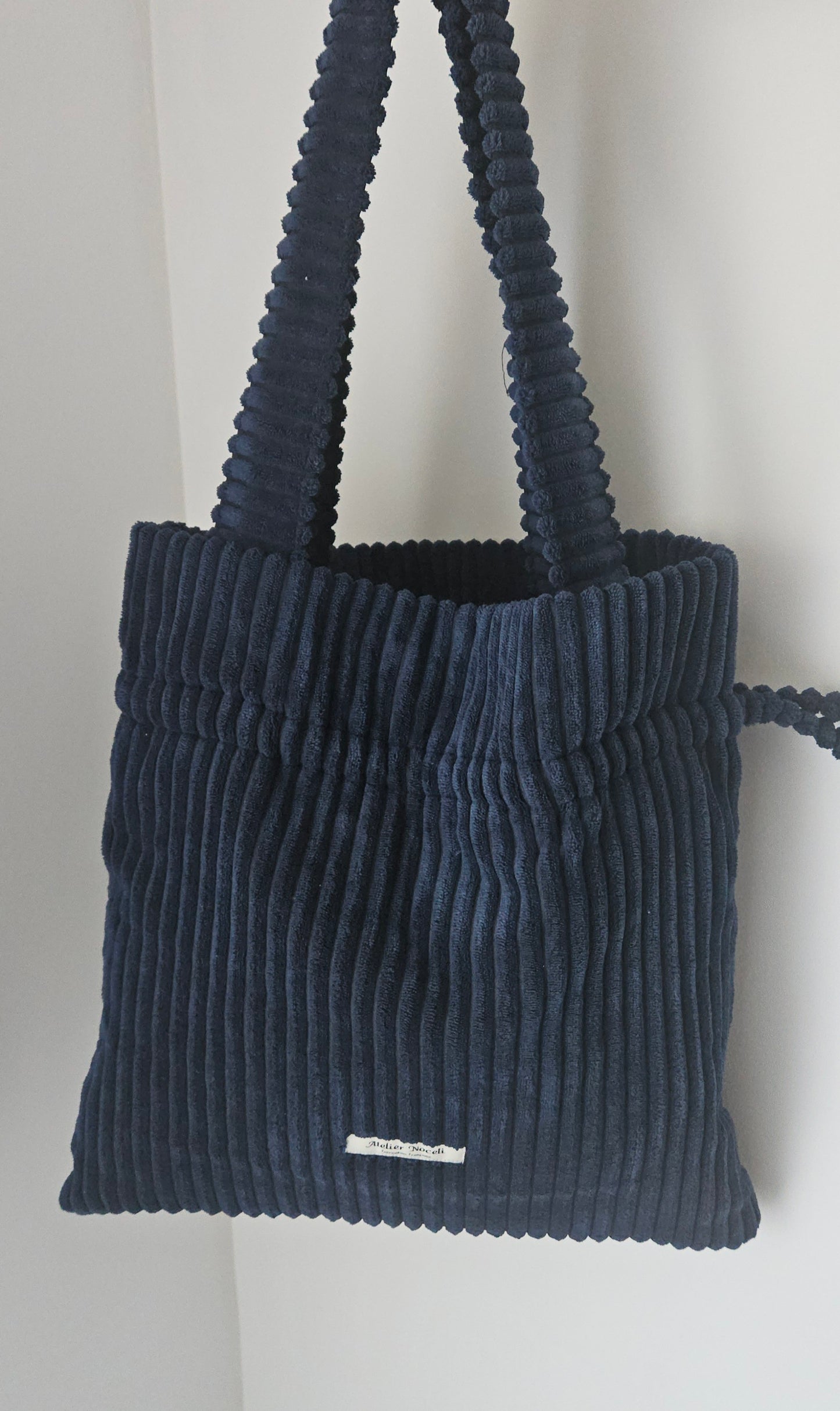 Sac tote bag JULIETTE resserrable en velours côtelé bleu marine