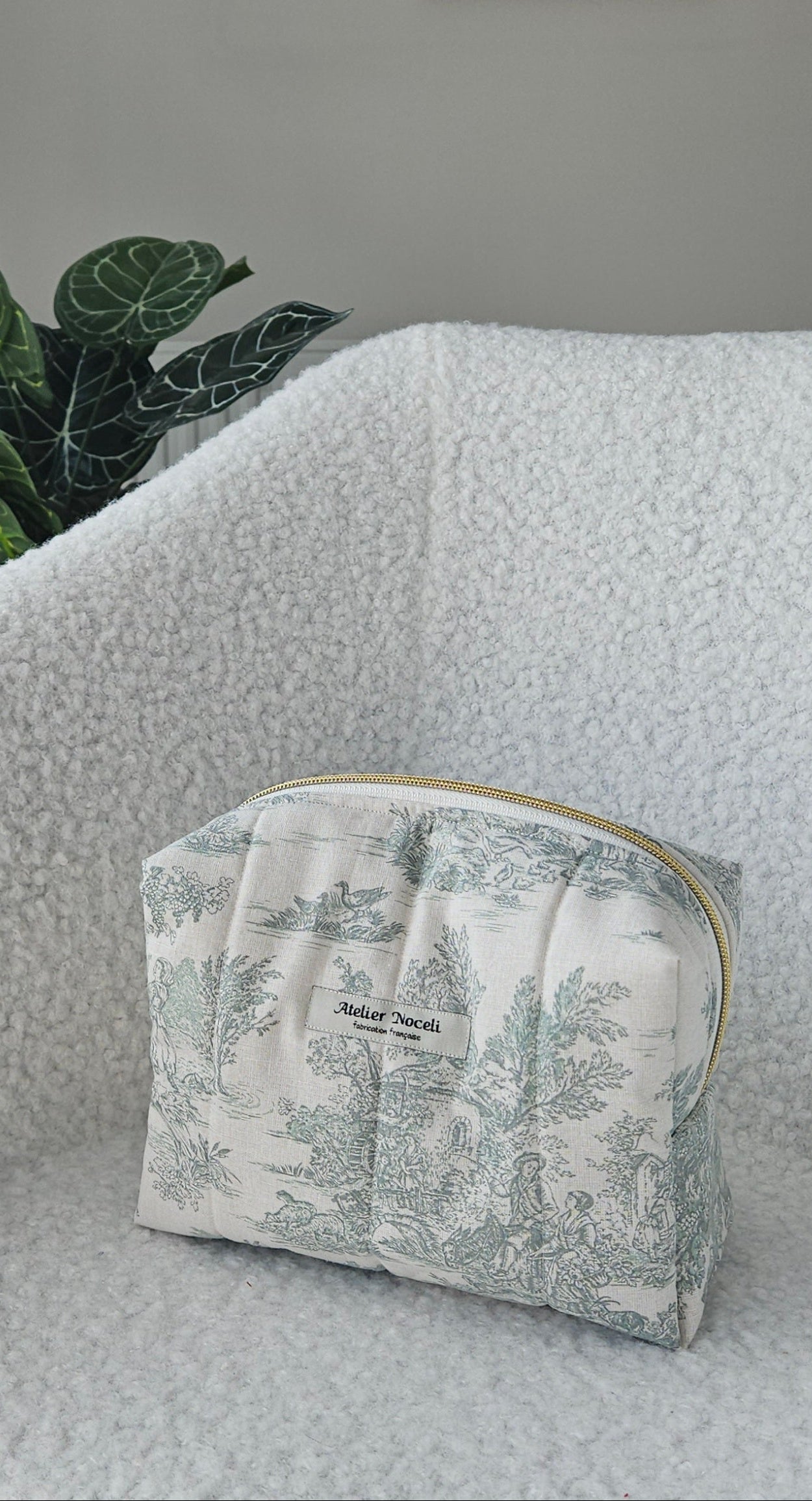 Trousse de toilette LIA motif toile de jouy vert