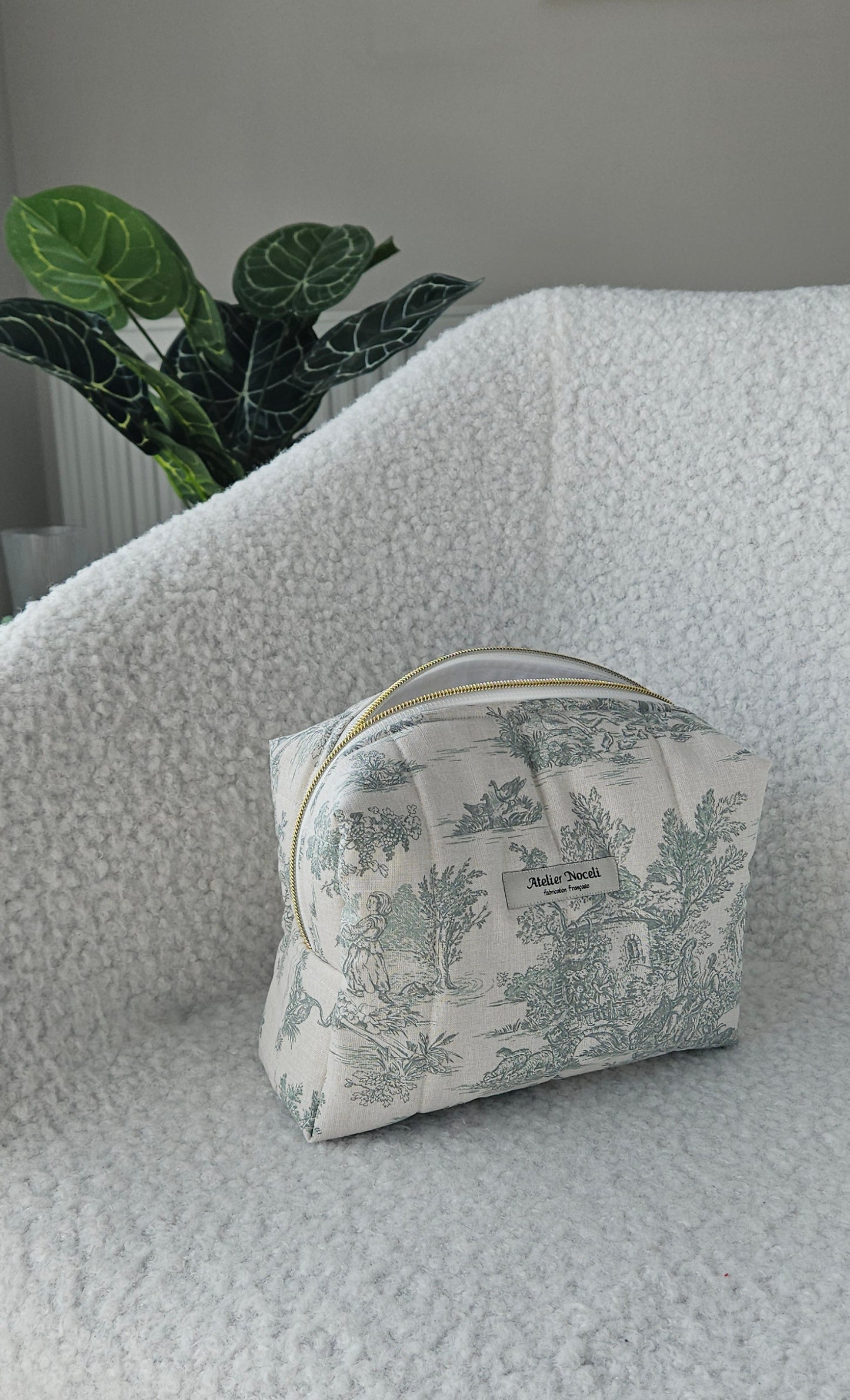 Trousse de toilette LIA motif toile de jouy vert