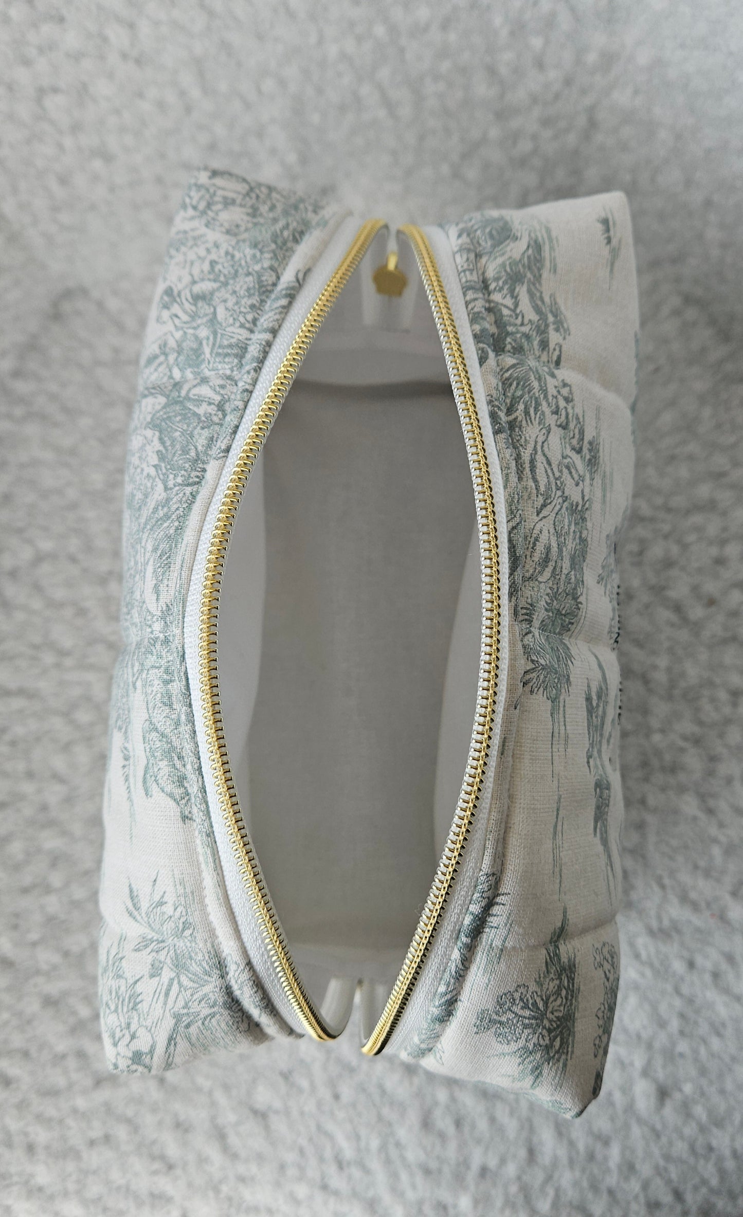 Trousse de toilette LIA motif toile de jouy vert