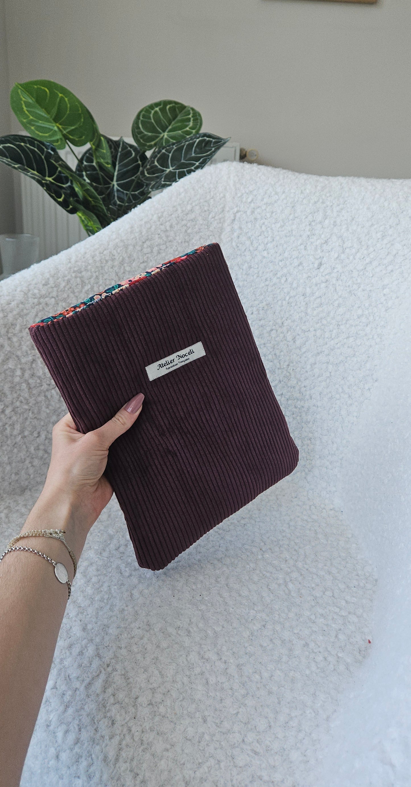 Housse de livre en velours cotelé prune