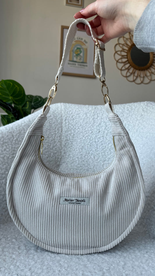sac a main demi lune en velours cotelé beige faite main en france idee cadeau personnalisé