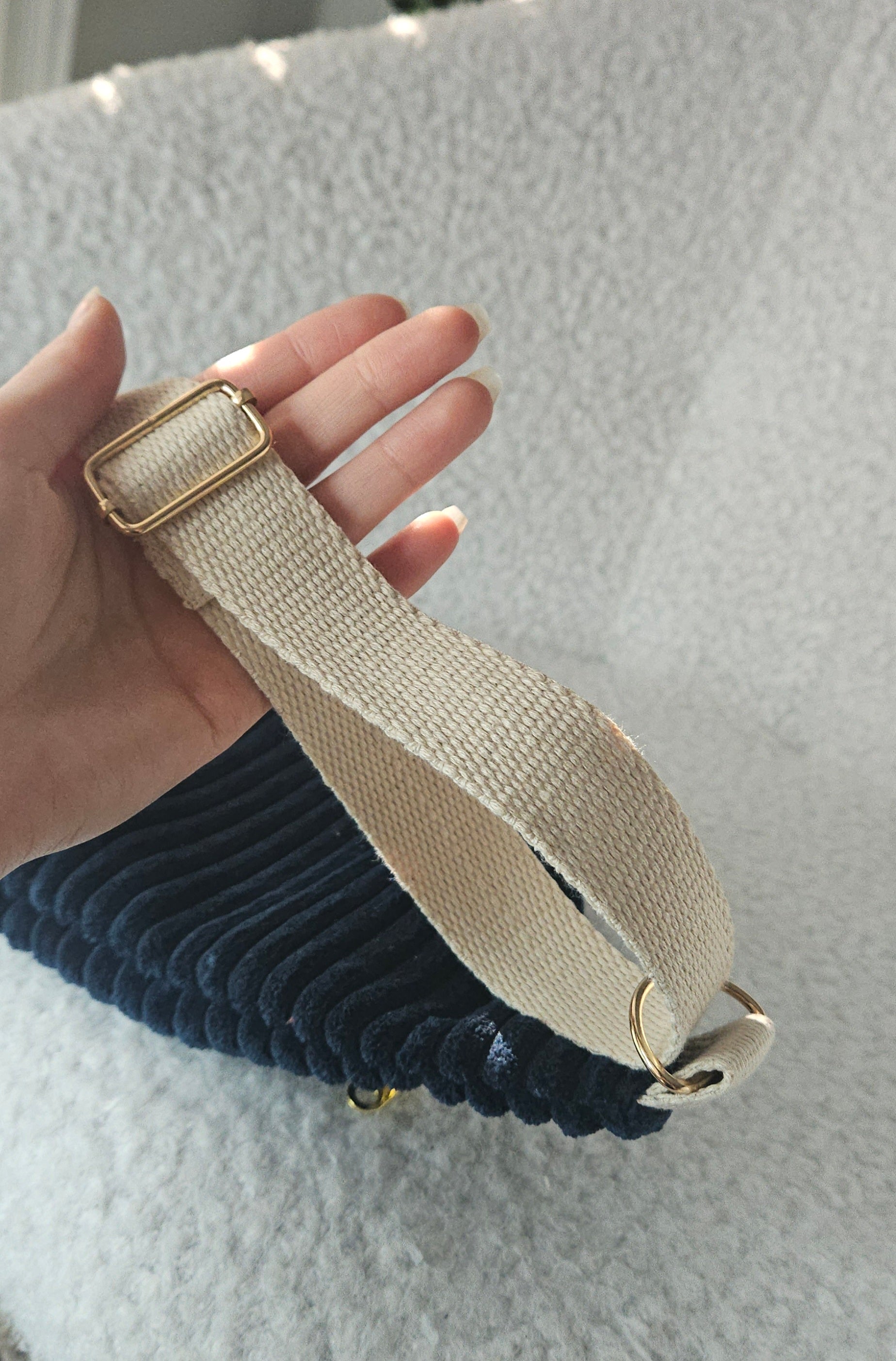 sac banane fait main en france en velours cotelé bleu marine tendance