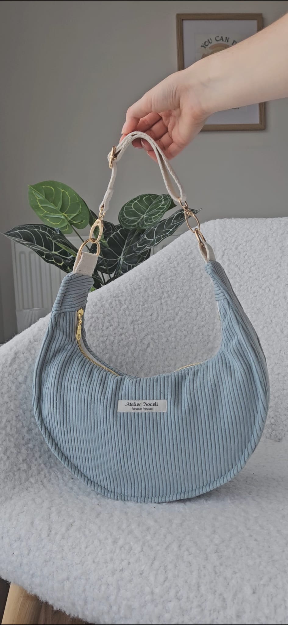 sac demi lune fait main en france bleu ciel