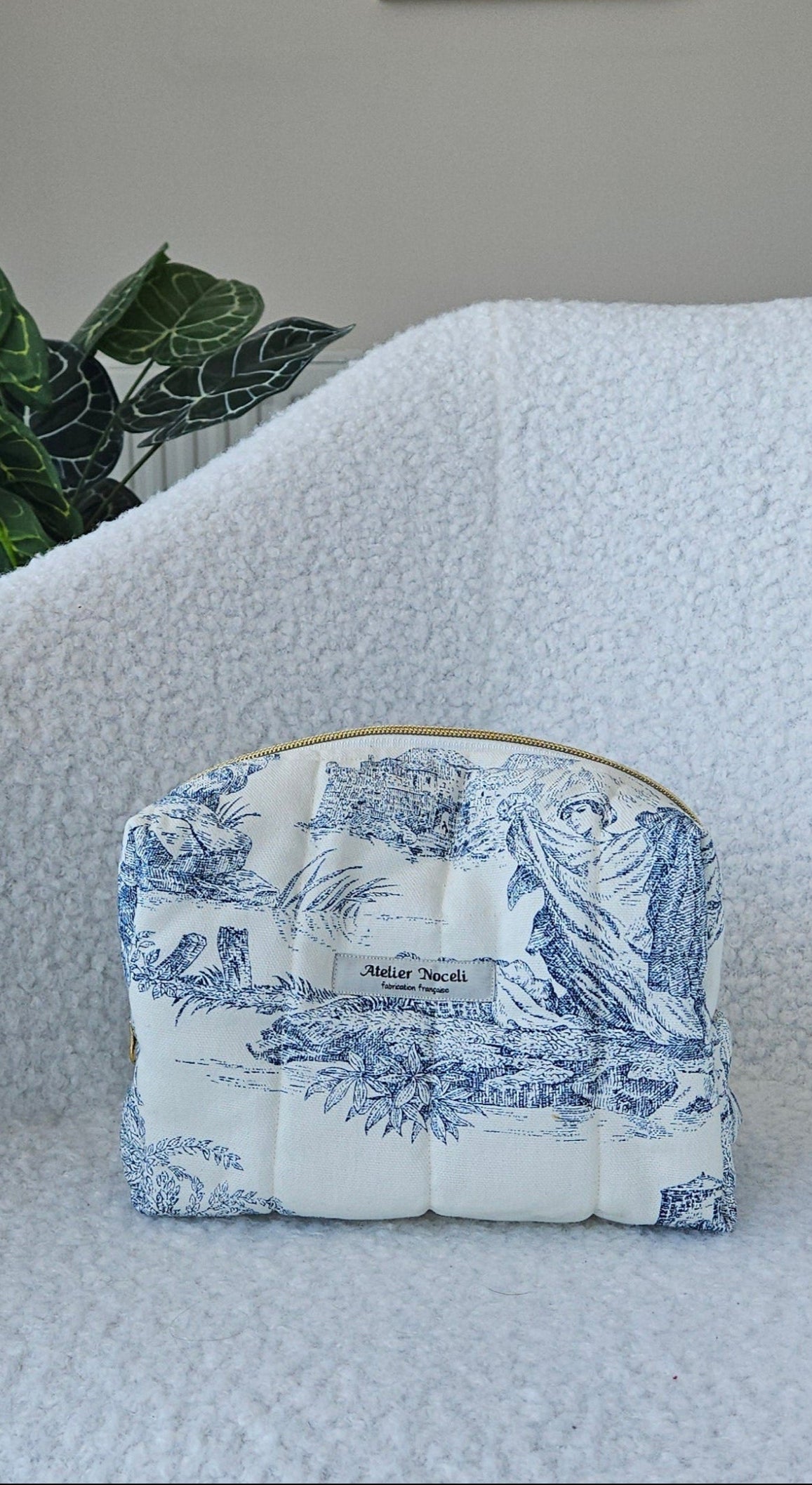 trousse de toilette en toile de jouy trousse à maquillage faite main en france