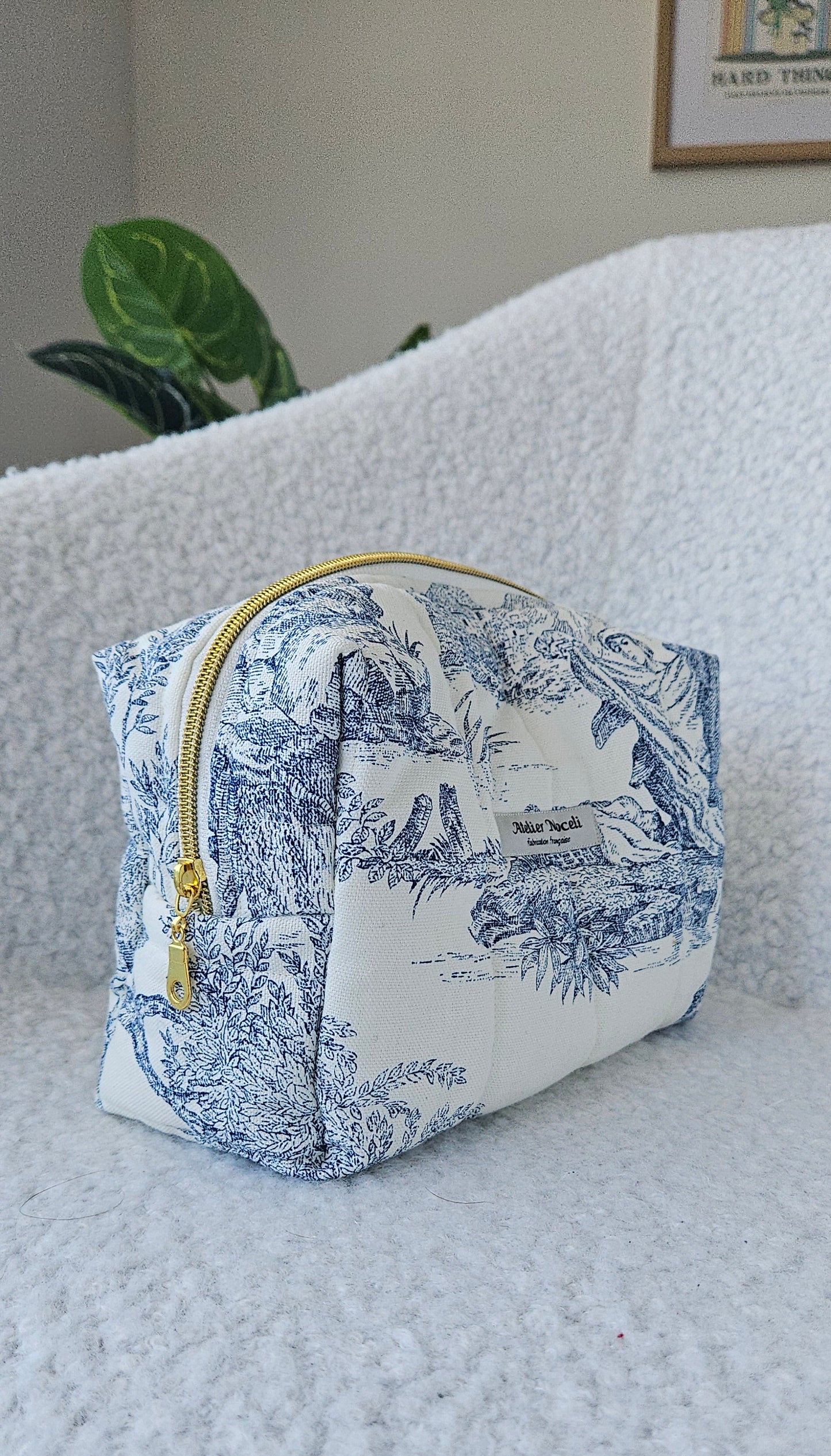 trousse de toilette en toile de jouy trousse à maquillage faite main en france