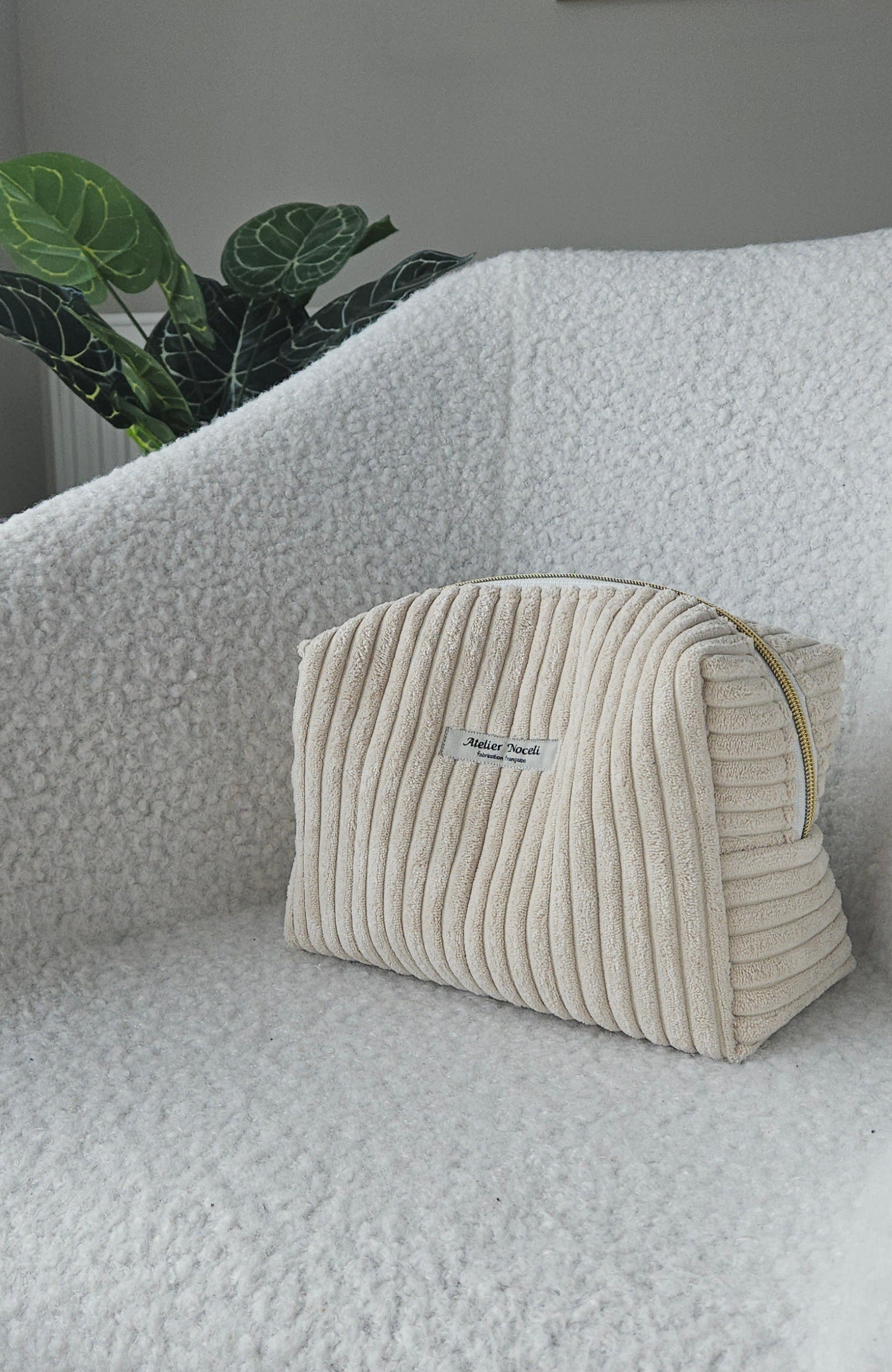 trousse de toilette en velours cotelé beige fait main en france